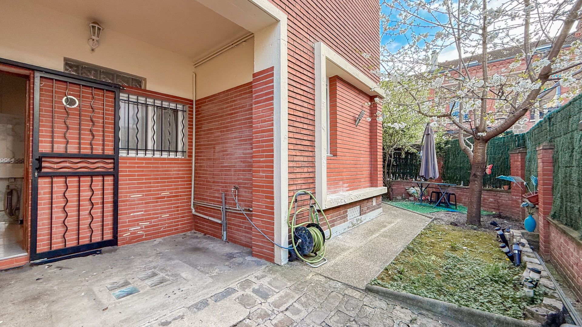 Rénovation d’une maison de ville en briques à Bobigny (93)